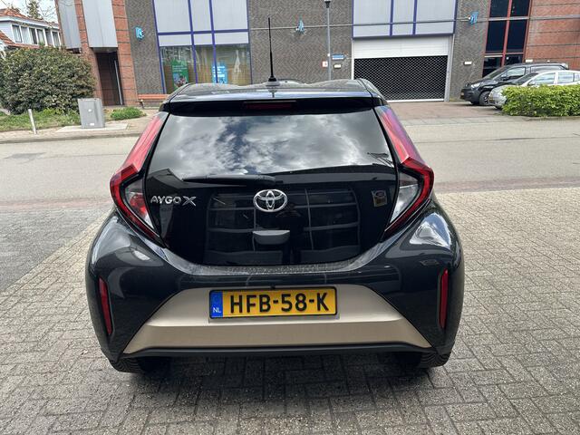 Toyota AYGO X 1.0 VVT-i MT Pulse All-in Prijs Airco/Stoelverwarming/Camera/Two-tone Eurorepar