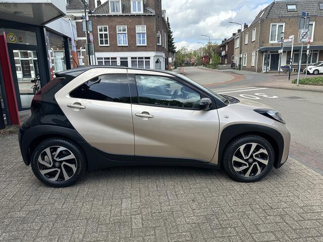 Toyota AYGO X 1.0 VVT-i MT Pulse All-in Prijs Airco/Stoelverwarming/Camera/Two-tone Eurorepar