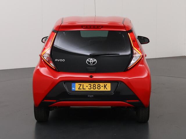 Toyota AYGO 1.0 VVT-i x-play | LED | Navigatie* | Automaat | Camera | DAB | Apple CarPlay/Android Auto | Airconditioning | Bluetooth |