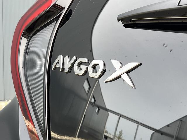 Toyota AYGO X Hybrid 115 envy