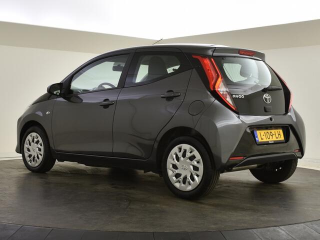 Toyota AYGO 1.0 VVT-i x-play | Carplay | Camera
