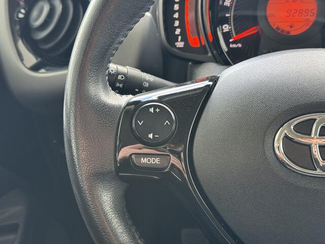 Toyota AYGO 1.0 VVT-i x-play Apple Carplay/Android Auto | Achteruitrijcamera!