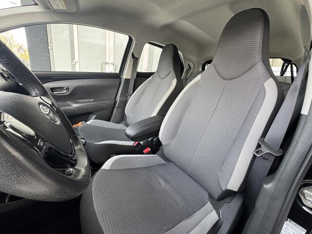 Toyota AYGO 1.0 VVT-i x-play Apple Carplay/Android Auto | Achteruitrijcamera!