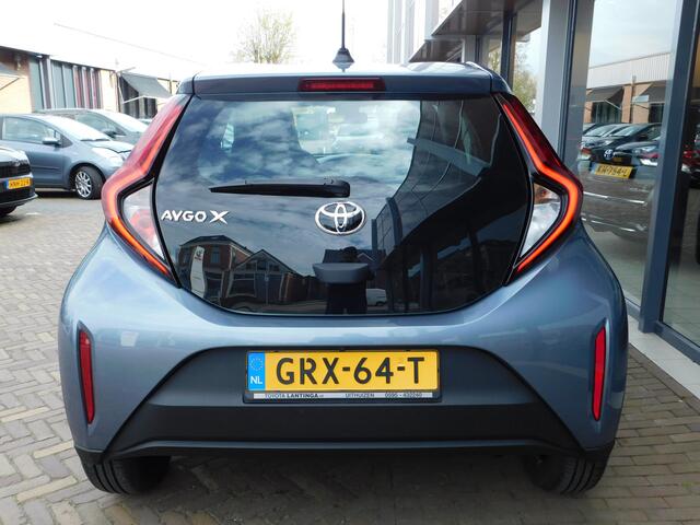 Toyota AYGO X 1.0 VVT-i MT Play
