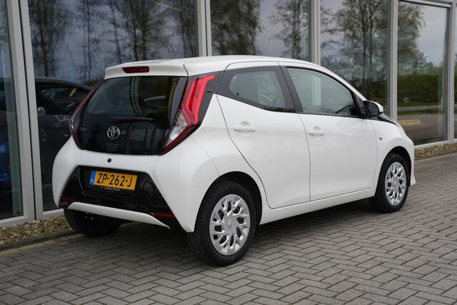 Toyota AYGO 1.0 VVT-i x-play limited | Achteruitrijcamera | Bluetooth |