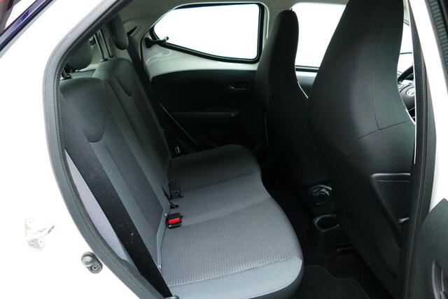 Toyota AYGO 1.0 VVT-i x-play. Bj2021 Camera, Carplay/Android Navi, Airco, 15"LMV All Season