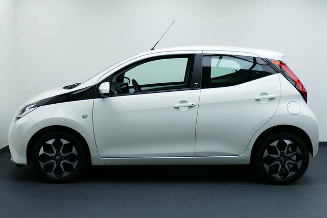 Toyota AYGO 1.0 VVT-i x-play. Bj2021 Camera, Carplay/Android Navi, Airco, 15"LMV All Season