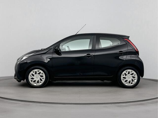 Toyota AYGO 1.0 VVT-i x-play | Automaat | Apple Carplay-Android Auto | Achteruitrijcamera |