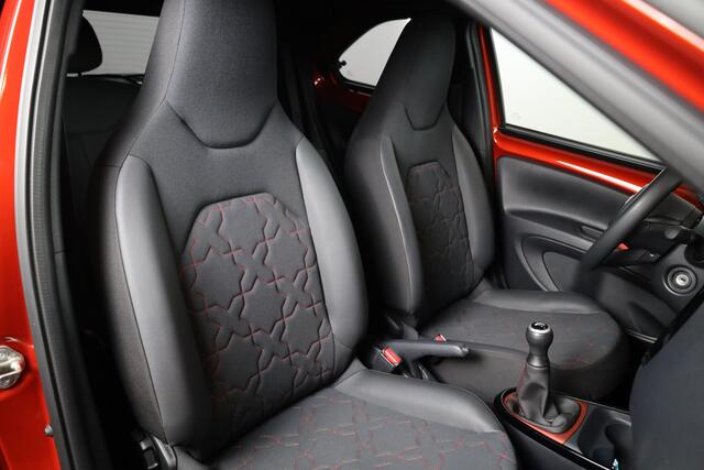 Toyota AYGO X VVT-i MT Envy JBL | Carplay | Lichtmetaal | Two-tone | Android auto