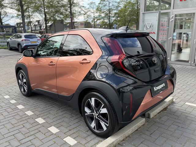 Toyota AYGO X Hybrid 115 Pulse + Easy Pack 445 euro voordeel Apple/Android, Draadloze telefoonlader, Parkeersensoren