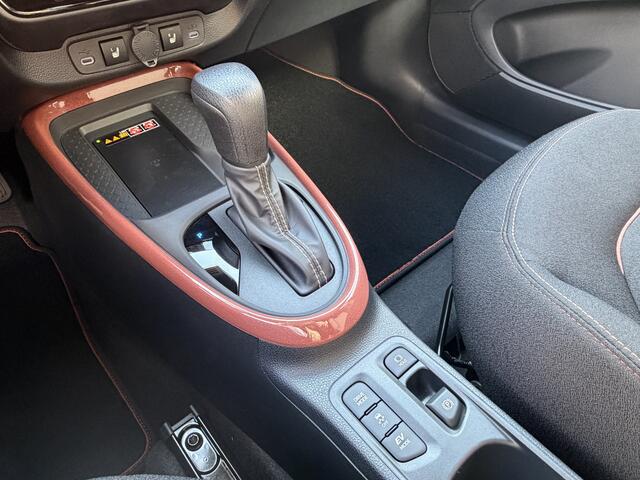 Toyota AYGO X Hybrid 115 Pulse + Easy Pack 445 euro voordeel Apple/Android, Draadloze telefoonlader, Parkeersensoren