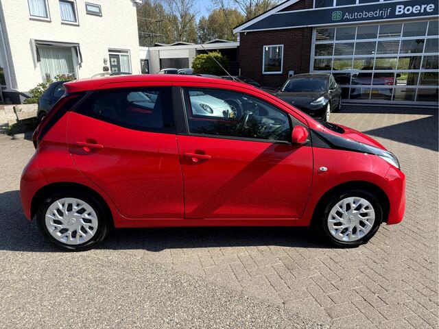 Toyota AYGO 1.0 VVT-i x-play Camera, App Connect
