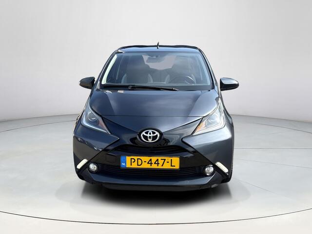 Toyota AYGO 1.0 VVT-i x-play **NAVIGATIE/ AIRCO/ BEGRENZER**