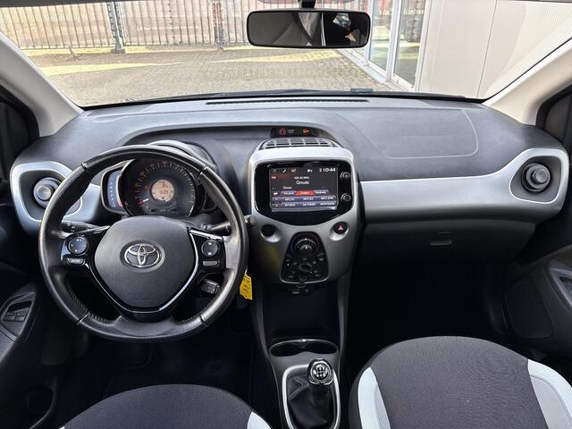 Toyota AYGO 1.0 VVT-i x-play **NAVIGATIE/ AIRCO/ BEGRENZER**