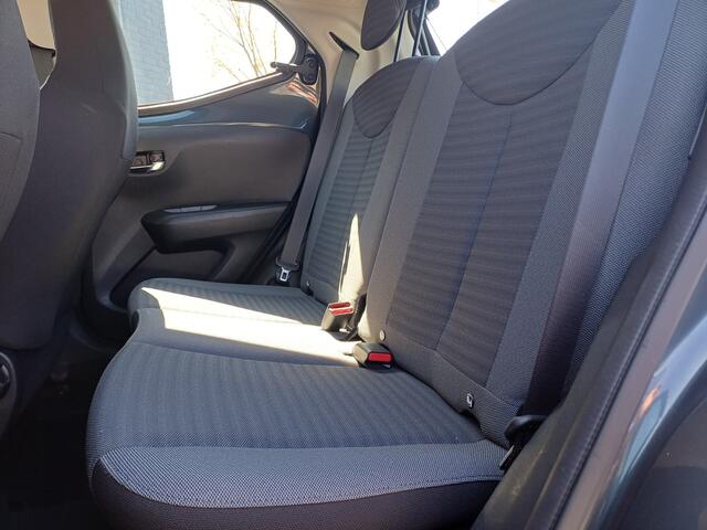 Toyota AYGO 1.0 VVT-i x-play | CAMERA | AIRCO | AUTOMAAT |