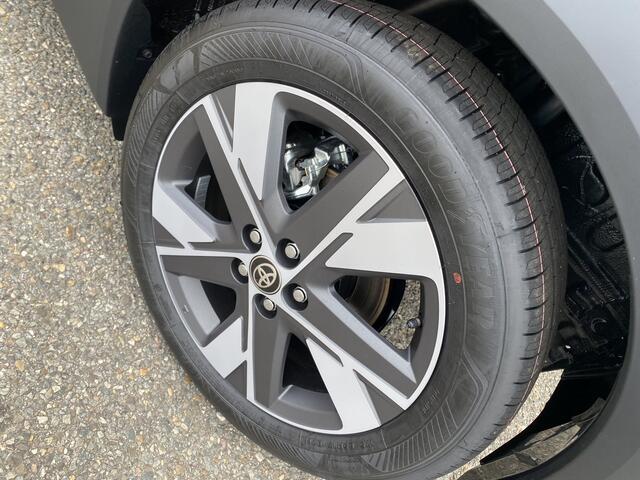 Toyota AYGO X Hybrid 115 Play + Business Pack