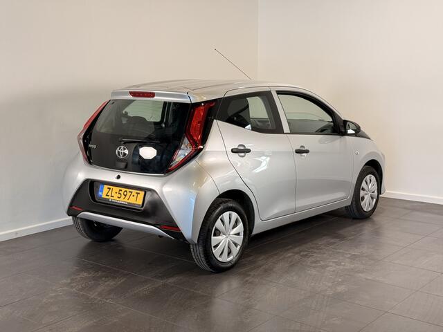 Toyota AYGO 1.0 VVT-i x-fun | Zeer lage Km stand | Airco | Dealeronderhouden |