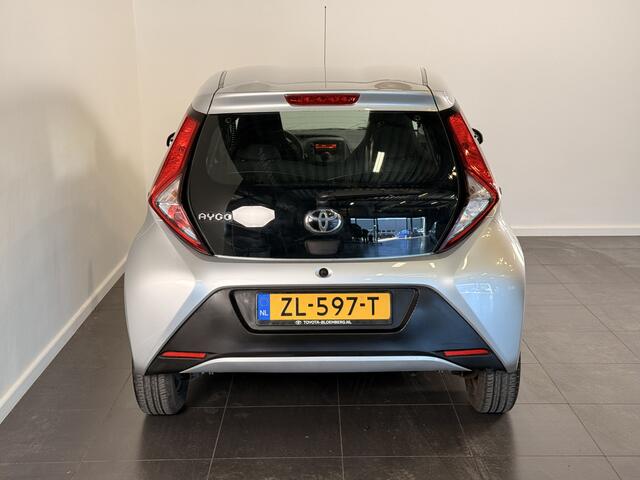 Toyota AYGO 1.0 VVT-i x-fun | Zeer lage Km stand | Airco | Dealeronderhouden |