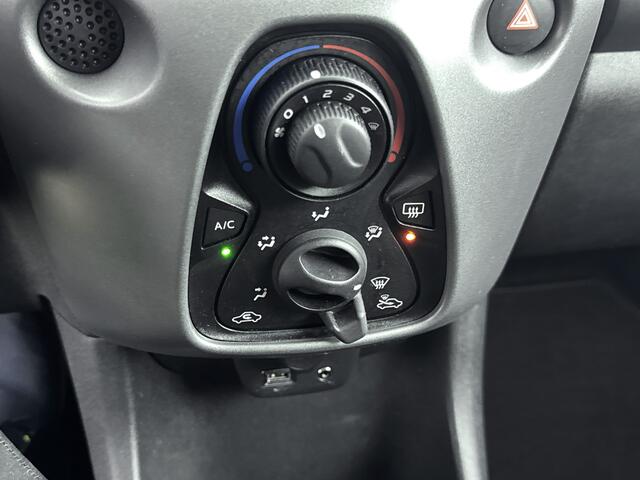 Toyota AYGO 1.0 VVT-i x-play | Apple Carplay-Android Auto | Achteruitrijcamera | NL-Auto |