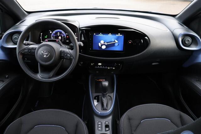 Toyota AYGO X Hybrid 115 pulse, Easy pack, Climate Control, Apple Carplay, Android Auto, Parkeercamera, Draadloos oplader, Gezichtscamera, Keyless Entry.