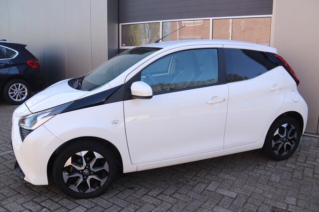 Toyota AYGO 1.0 VVT-i x-joy, Carplay, Camera, Airco