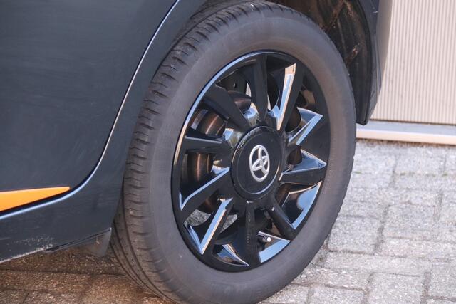 Toyota AYGO 1.0 VVT-i x-clusiv JBL Automaat, Camera, Carplay, Navi