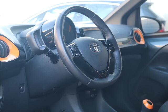 Toyota AYGO 1.0 VVT-i x-clusiv JBL Automaat, Camera, Carplay, Navi