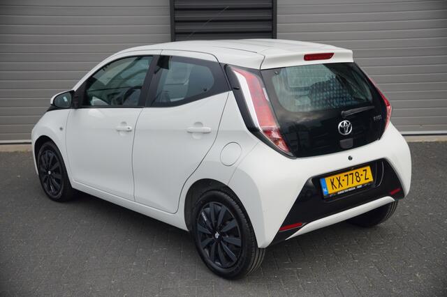 Toyota AYGO 1.0 VVT-i x-play