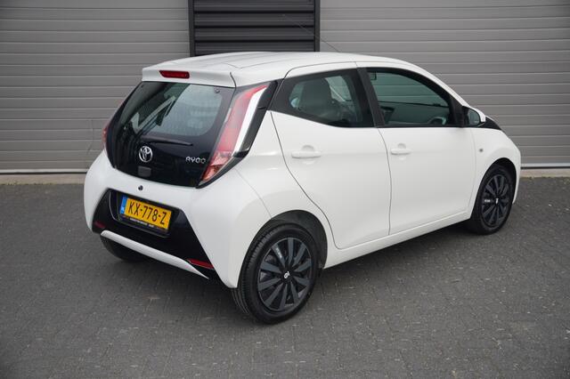 Toyota AYGO 1.0 VVT-i x-play