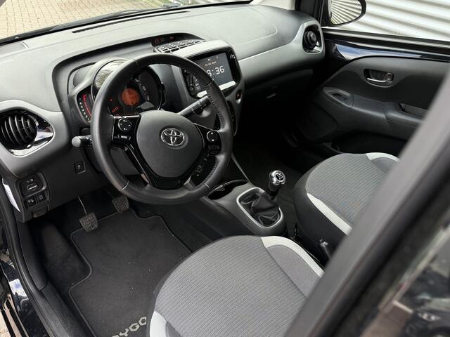 Toyota AYGO 1.0 VVT-i x-play Als Nieuw!!! | Camera | Airco | Bluetooth | Apple Carplay/Android Auto | Elekt. Spiegels | RIJKLAARPRIJS INCL 12 MAANDEN GARANTIE EN BEURT