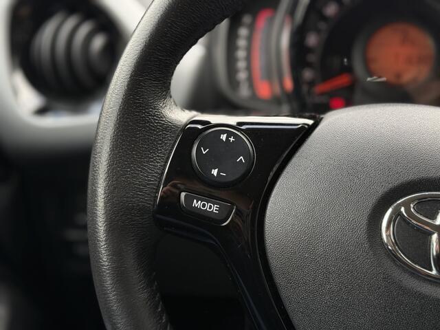 Toyota AYGO 1.0 VVT-i x-play Als Nieuw!!! | Camera | Airco | Bluetooth | Apple Carplay/Android Auto | Elekt. Spiegels | RIJKLAARPRIJS INCL 12 MAANDEN GARANTIE EN BEURT