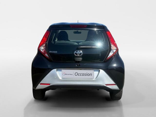 Toyota AYGO 1.0 VVT-i x-play | Camera | Airco | Stuurbediening | Bluetooth | Boekjes Aanwezig