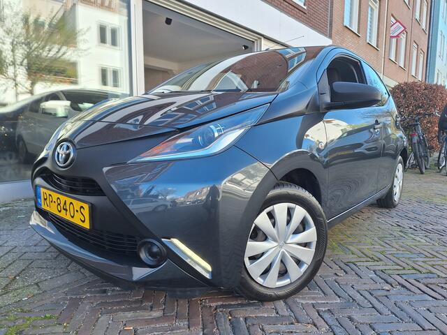 Toyota AYGO 1.0 VVT-i X-Fun 5Drs /68.000 Km/Airco/1e Eig/Bluetooth/Garantie