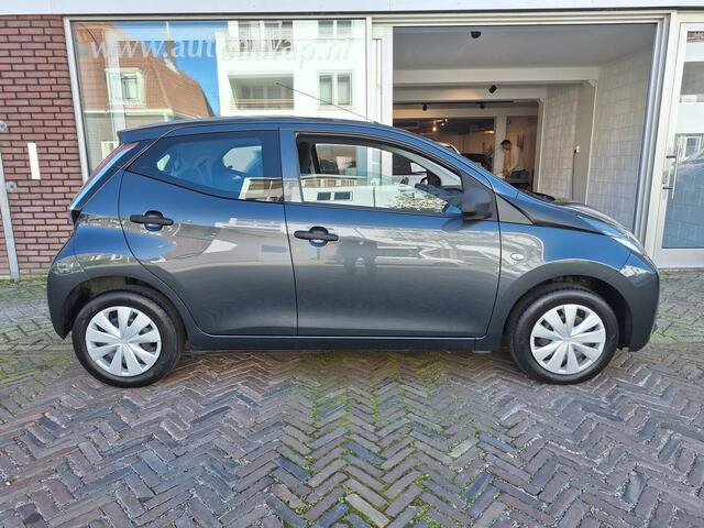 Toyota AYGO 1.0 VVT-i X-Fun 5Drs /68.000 Km/Airco/1e Eig/Bluetooth/Garantie