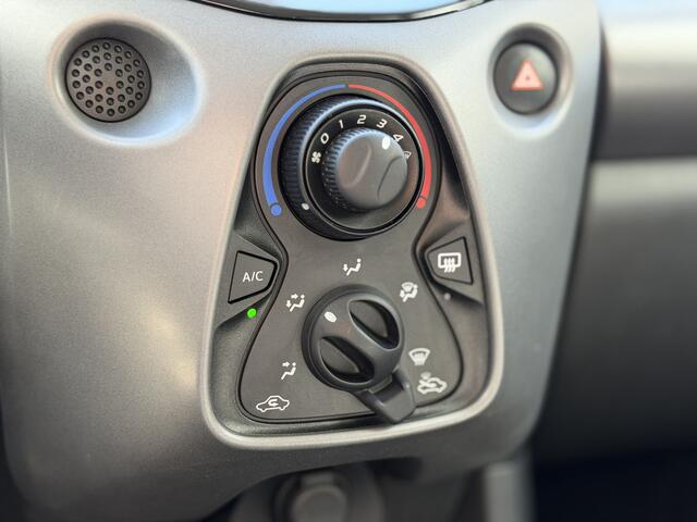 Toyota AYGO 1.0 VVT-i x-cite | GEEN AFLEVERKOSTEN | Apple/Android, Camera, Airco