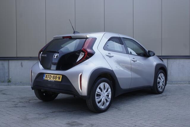 Toyota AYGO X 1.0 VVT-i MT Play