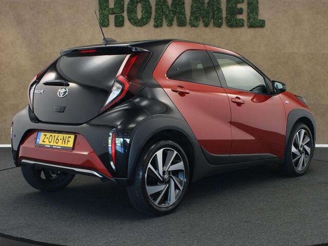 Toyota AYGO X 1.0 VVT-i MT Envy - ORIGINEEL NEDERLANDSE AUTO - PARKEERSENSOREN VOOR EN ACHTER - DRAADLOZE TELEFOONLADER - ADAPTIVE CRUISE CONTROL - NAVIGATIE - APPLE CARPLAY/ANDROID AUTO