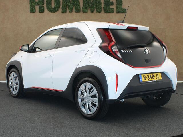 Toyota AYGO X 1.0 VVT-i MT Play - ORIGINEEL NEDERLANDSE AUTO - UNIEKE EXTERIEUR EN INTERIEUR ACCENTEN - AIRCO - ADAPTIEVE CRUISE CONTROL - CAMERA - LAGE KM STAND - BLUETOOTH- APPLE CARPLAY/ ANDROID AUTO