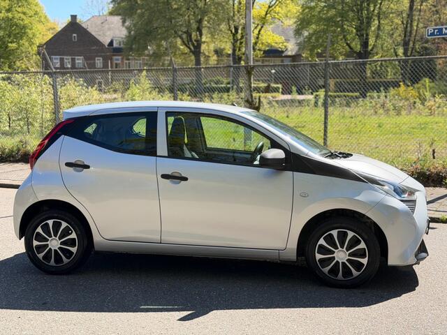 Toyota AYGO 1.0 VVT-I X-FUN - Airco - Cruise control !!!
