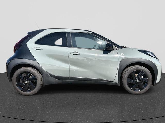 Toyota AYGO X 1.0 VVT-i S-CVT first