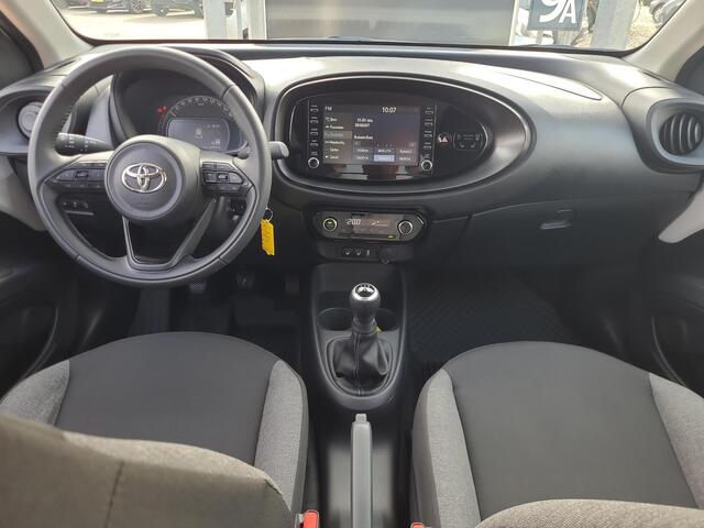 Toyota AYGO X 1.0 VVT-i MT first | Apple CarPlay | Climate Control | Stoelverwarming | Rijklaarprijs incl. garantie |