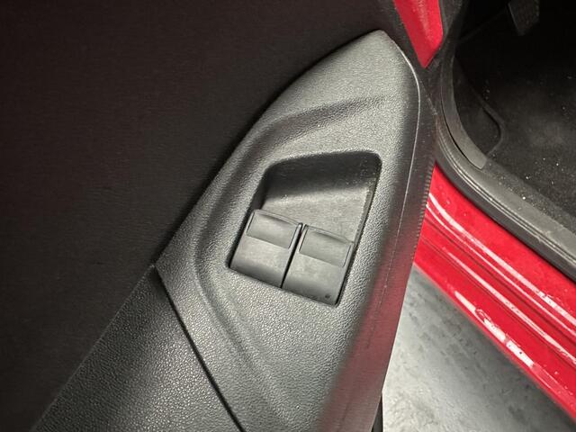 Toyota AYGO 1.0 VVT-i x-play limited Dealer onderhouden, Apple Carplay & Trekhaak!