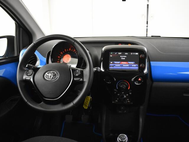 Toyota AYGO 1.0 VVT-i x-cite cabrio | Open dak | Carplay | Camera | Halfleer