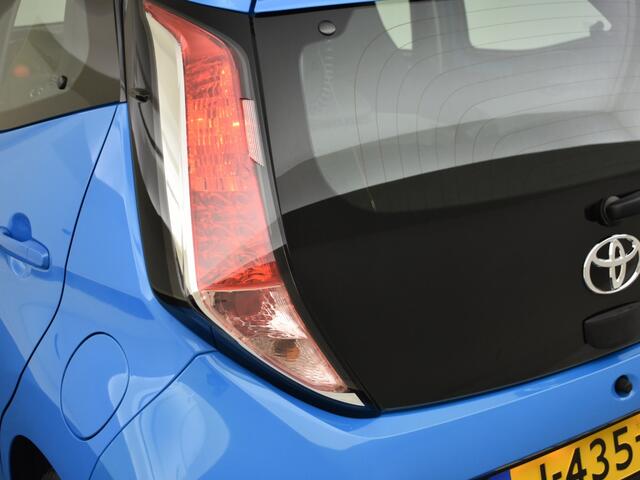 Toyota AYGO 1.0 VVT-i x-cite cabrio | Open dak | Carplay | Camera | Halfleer