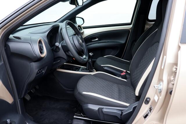 Toyota AYGO 1.0 VVT-i MT Pulse - 72 pk **Bi-tone / Camera / Carplay