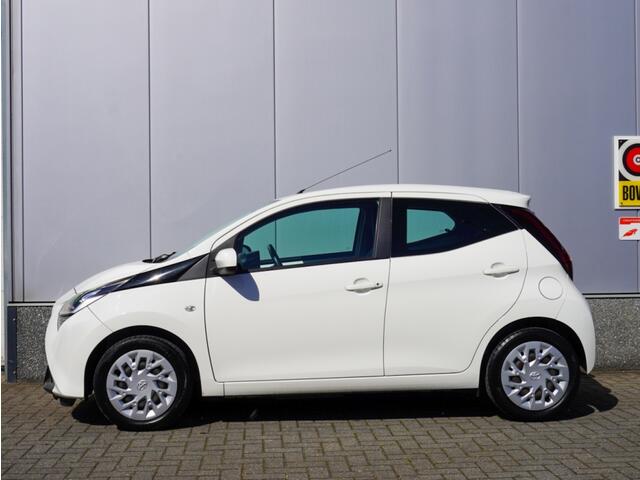 Toyota AYGO 1.0 VVT-i x-play ltd CarPlay | NAP | Camera | Led | Airco