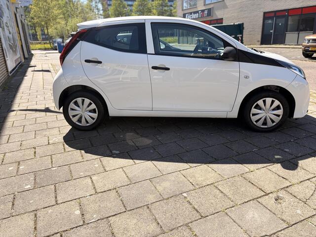 Toyota AYGO 1.0 VVT-i x-fun