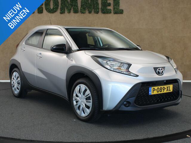 Toyota AYGO X 1.0 VVT-i MT Play - ORIGINEEL NEDERLANDSE AUTO - TREKHAAK ( UITSLUITEND VOOR FIETSEN TE VERVOEREN ) APPLE CARPLAY/ ANDROID AUTO - AIRCO - ADAPTIEVE CRUISE CONTROL - GOODYEAR 4 SEIZOENEN BANDEN - CAMERA - LICHTSENSOR