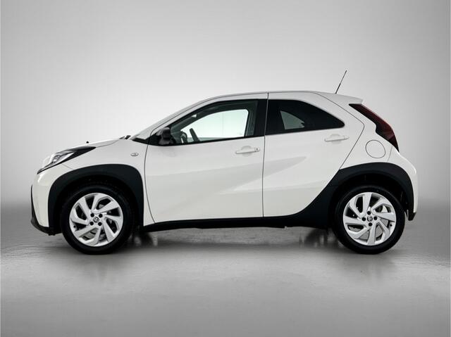 Toyota AYGO X 1.0 VVT-i MT first