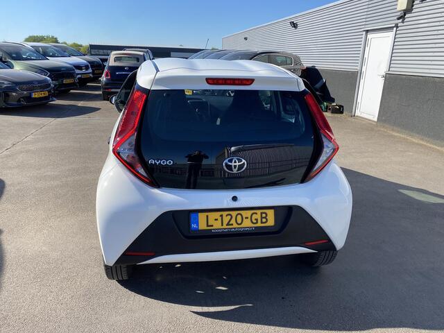 Toyota AYGO 1.0 VVT-i x-fun Nederlandse auto, start/stop systeem, airconditioning, centrale deurvergrendeling, uitstelbare zijruiten achter